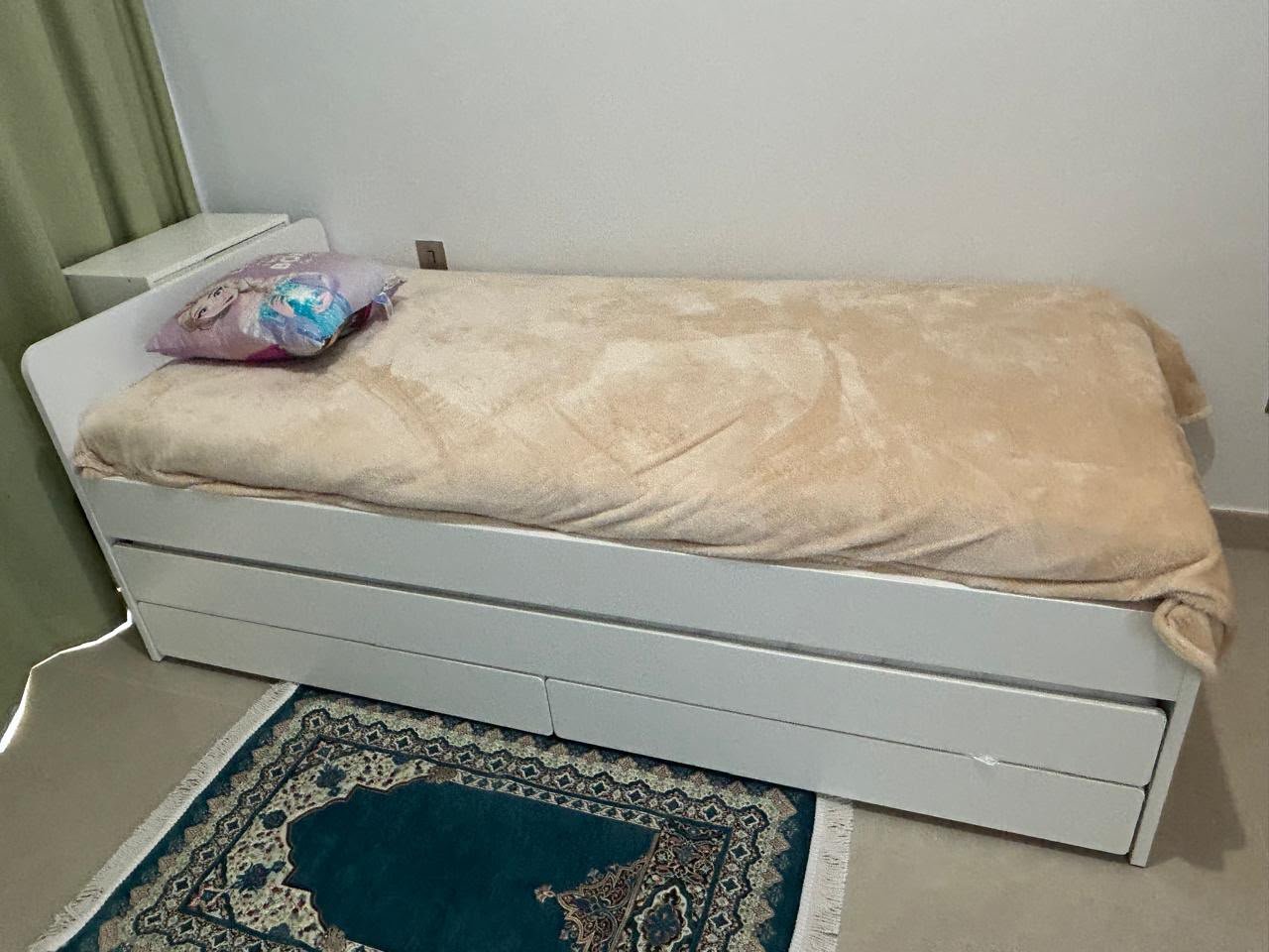 Second hand daybed with two mattresses for sale in Abu Dhabi