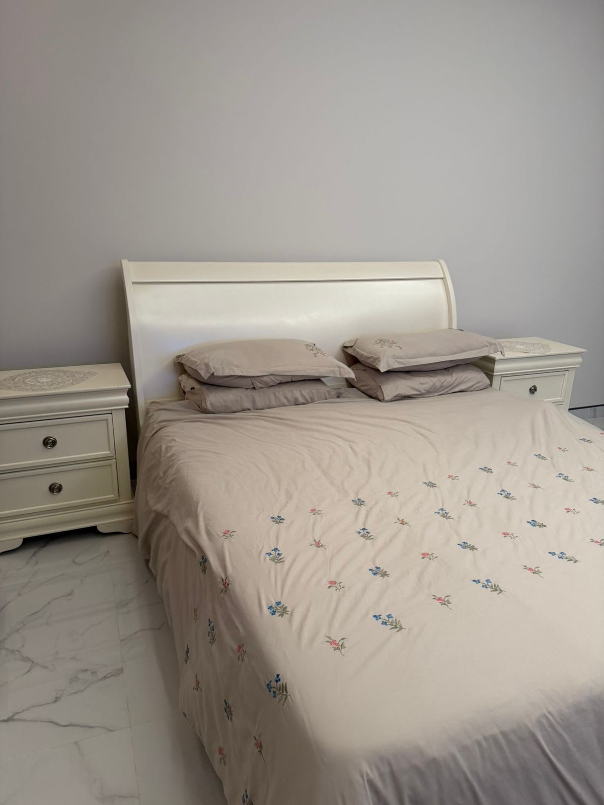 Clean cream white used bedroom set with two bedside tables for sale on FurnitureBuyersAd